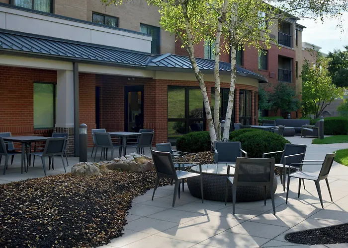 Courtyard By Marriott Kansas City Shawnee