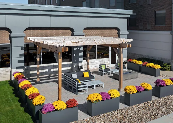 Hampton Inn & Suites Cleveland-Beachwood