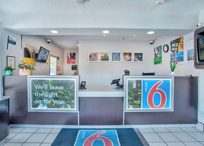 Motel 6-Salem, OR