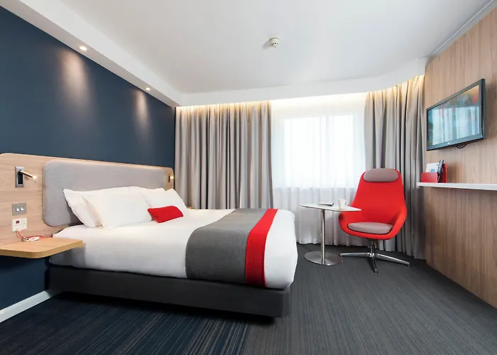 Holiday Inn Express London Luton Airport By Ihg