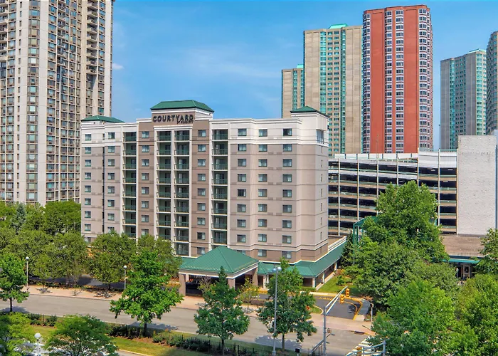 Courtyard By Marriott Jersey City Newport