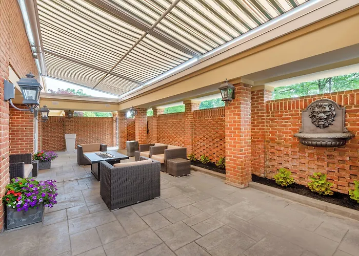 Holiday Inn Express State College At Williamsburg Square By Ihg