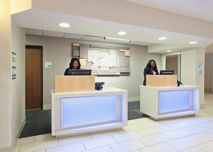 Holiday Inn Express & Suites Oakland - Airport By Ihg