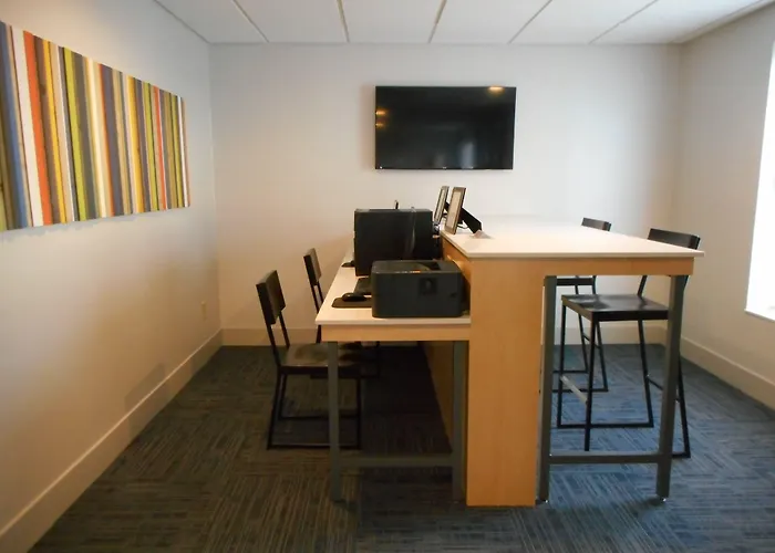 Holiday Inn Express Fairfield By Ihg