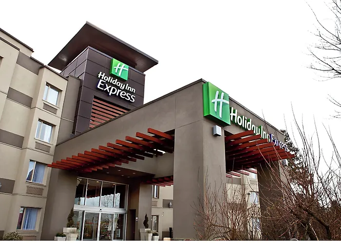 Holiday Inn Express & Suites Langley By Ihg