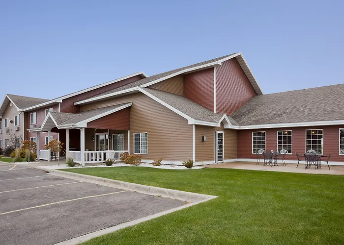 Paynesville Inn & Suites