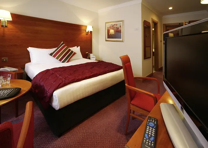Mercure York Fairfield Manor Hotel