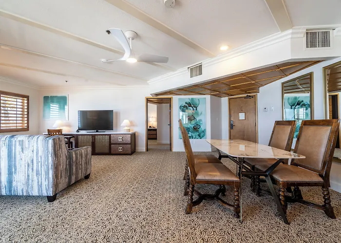 Pacific Terrace Hotel