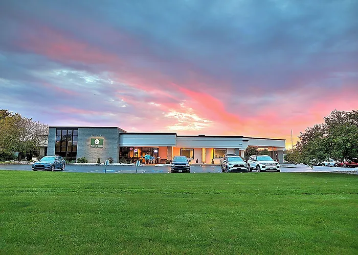The Lux Hotel & Conference Center, An Ascend Collection Hotel