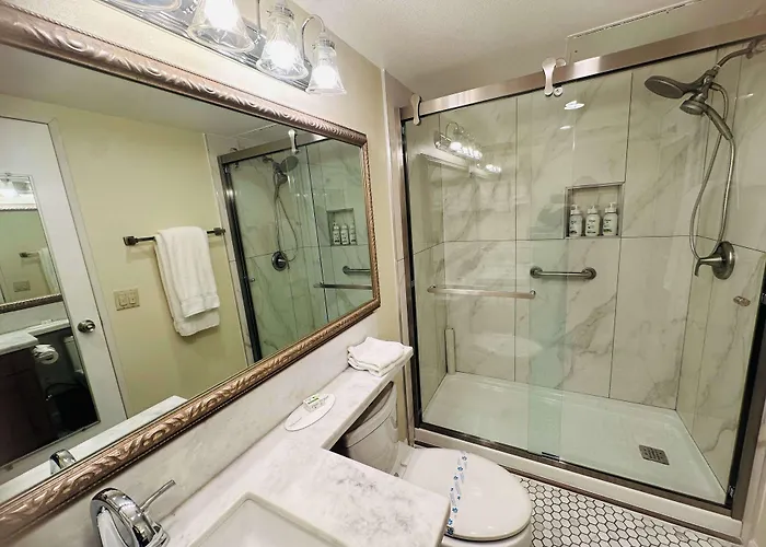 Ramada Plaza By Wyndham Garden Grove/Anaheim South