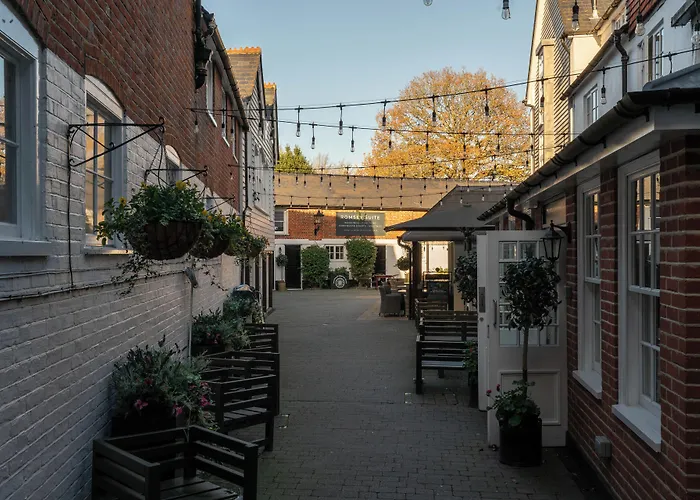 The White Horse Hotel, Romsey, Hampshire - The Coaching Inn Group