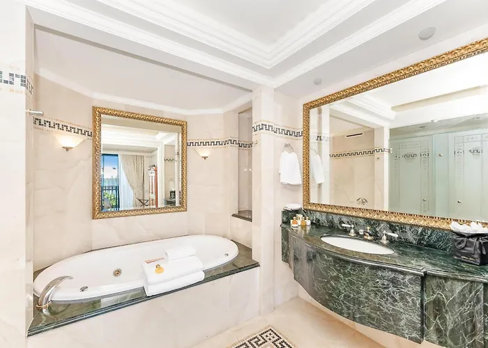 Imperial Hotel Gold Coast