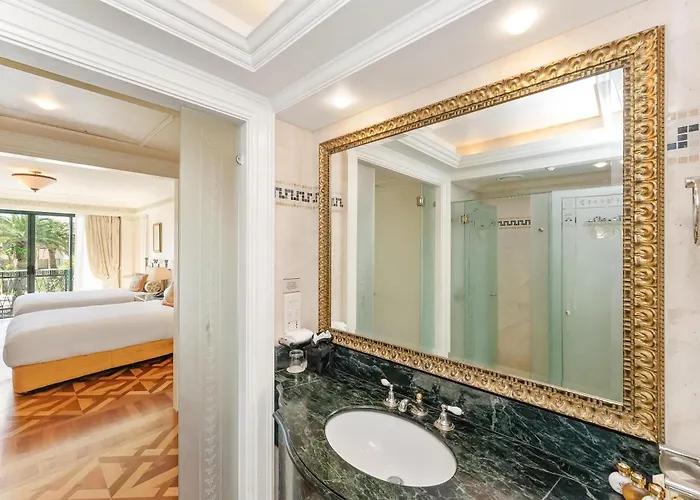 Imperial Hotel Gold Coast