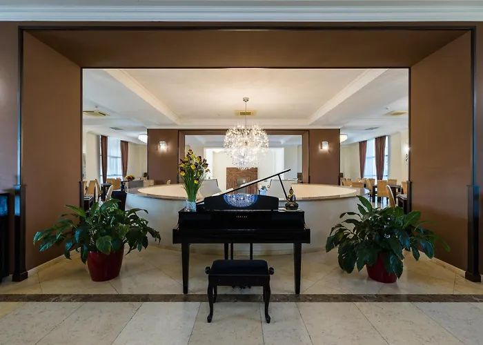 Albert Hotel