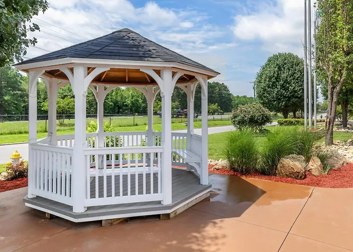 Quality Inn & Suites Lexington South