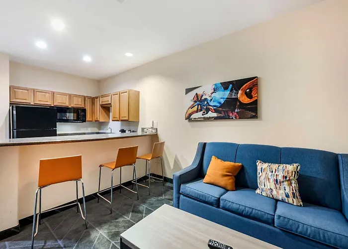 Lubbock West Inn&Suites