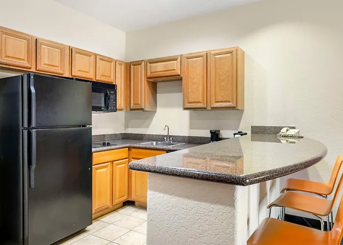 Lubbock West Inn&Suites