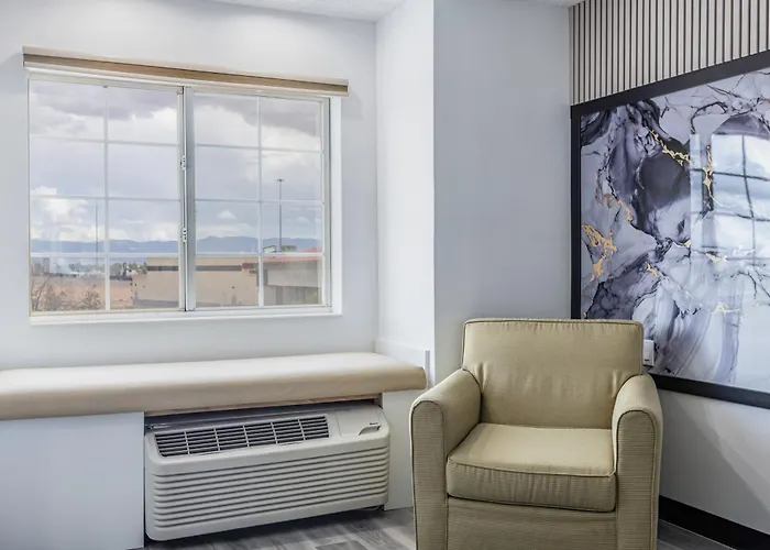 Western Skies Inn & Suites