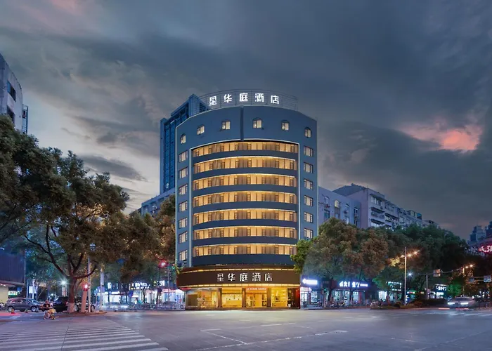 Xinhuating Business Hotel