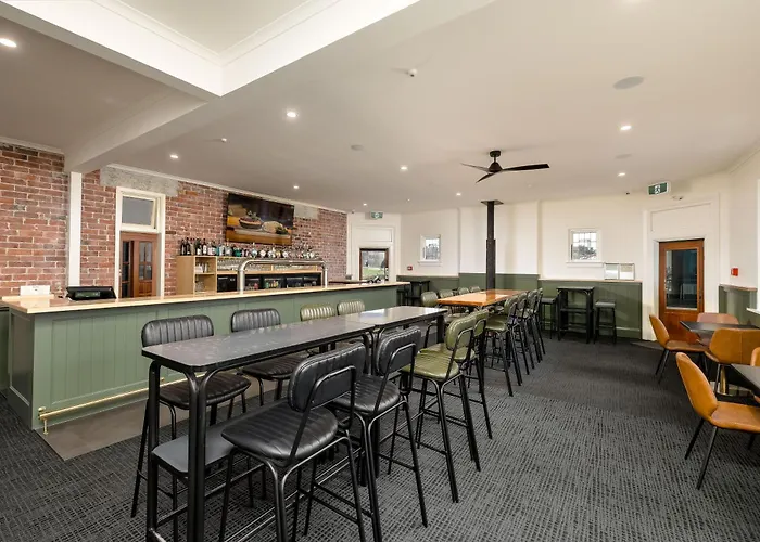 Makikihi Country Hotel