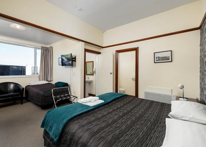 Makikihi Country Hotel