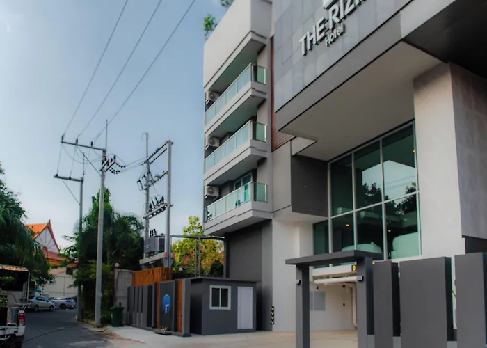 The Rizin Hotel Phratamnak