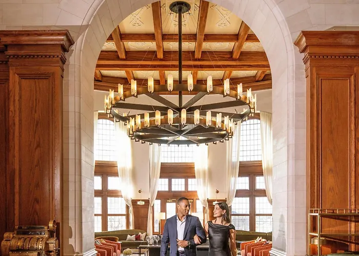Fairmont Hotel Macdonald