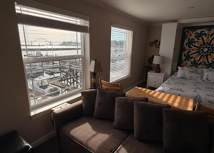 The Landing At Newport Condominium Hotel