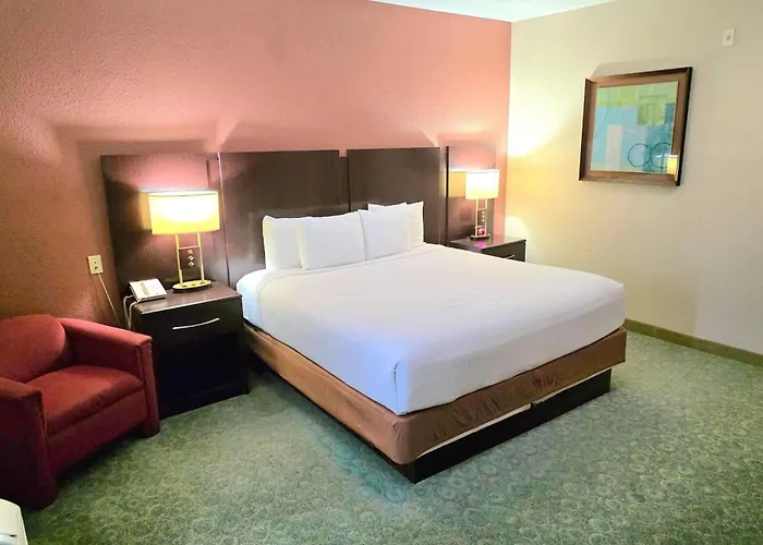 Ramada By Wyndham South Waco