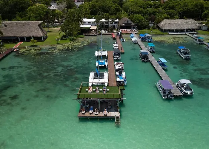 The Yak Lake House Hostal Bacalar Front Lagoon - Adults Only