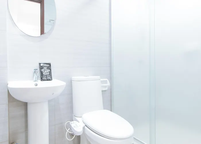 Reddoorz Plus At Dbuilders Poblacion Bgc