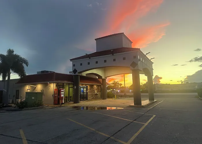 Days Inn By Wyndham Fort Myers