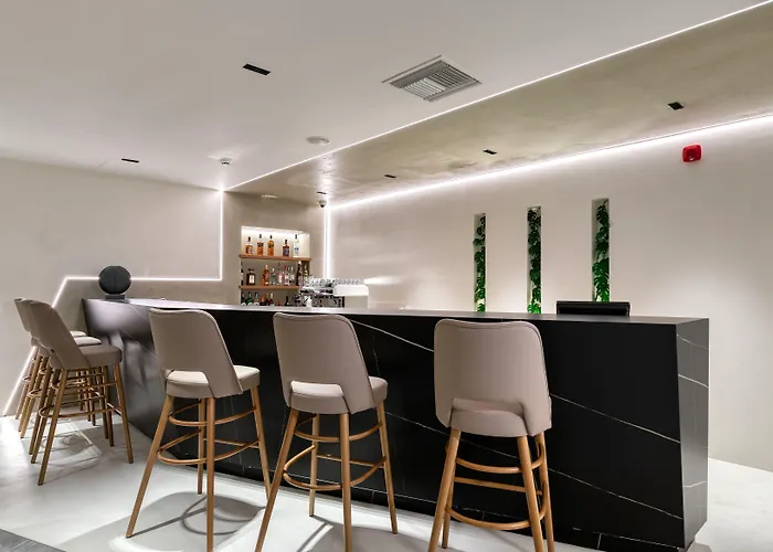 Las Hotel & Spa