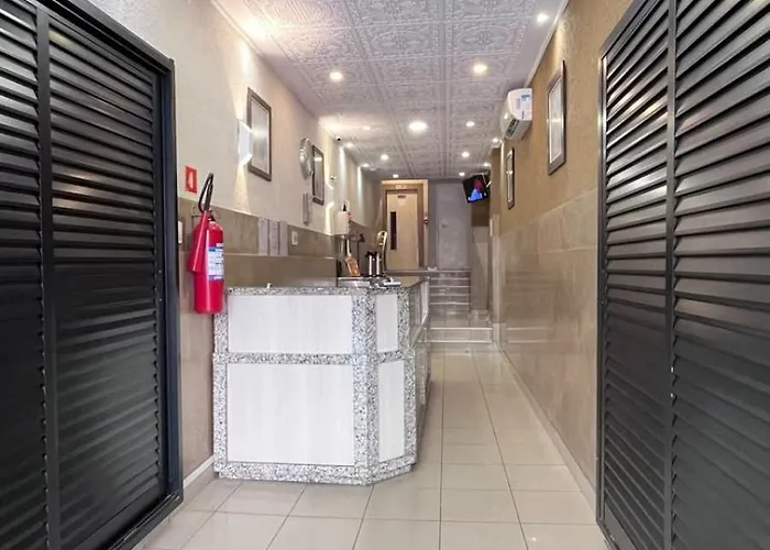 Hotel Salomão - Próximo a 25 de Março, Bom Retiro, Brás e Rua Santa Efigênia, a 2 minutos do Mirante Sampa Sky e pista de Skate Anhangabaú