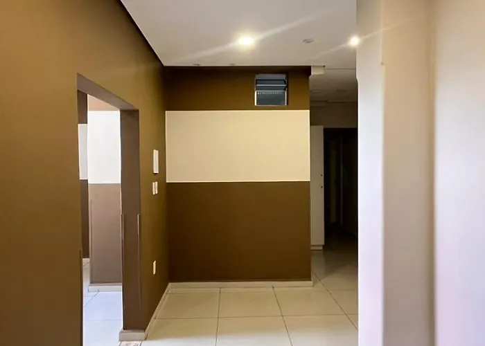 Hotel Salomão - Próximo a 25 de Março, Bom Retiro, Brás e Rua Santa Efigênia, a 2 minutos do Mirante Sampa Sky e pista de Skate Anhangabaú