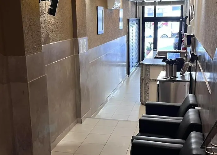 Hotel Salomão - Próximo a 25 de Março, Bom Retiro, Brás e Rua Santa Efigênia, a 2 minutos do Mirante Sampa Sky e pista de Skate Anhangabaú