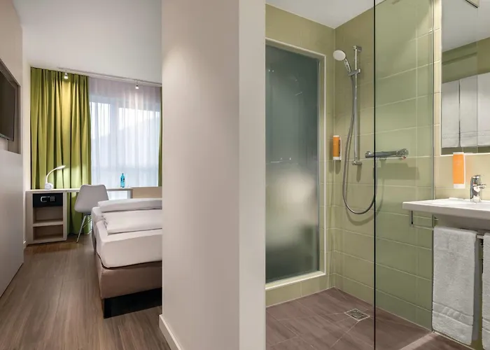 Super 8 by Wyndham Oberhausen am Centro