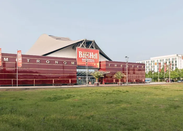 Super 8 by Wyndham Oberhausen am Centro