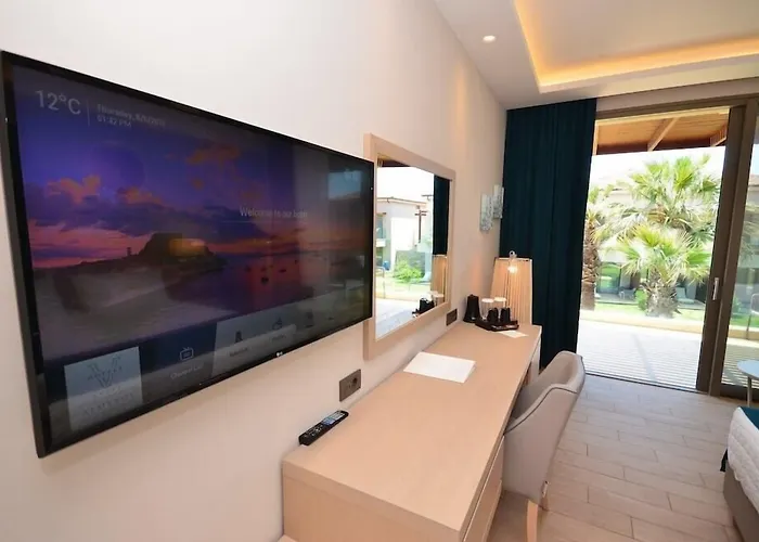 Almyros Beach Resort & Spa