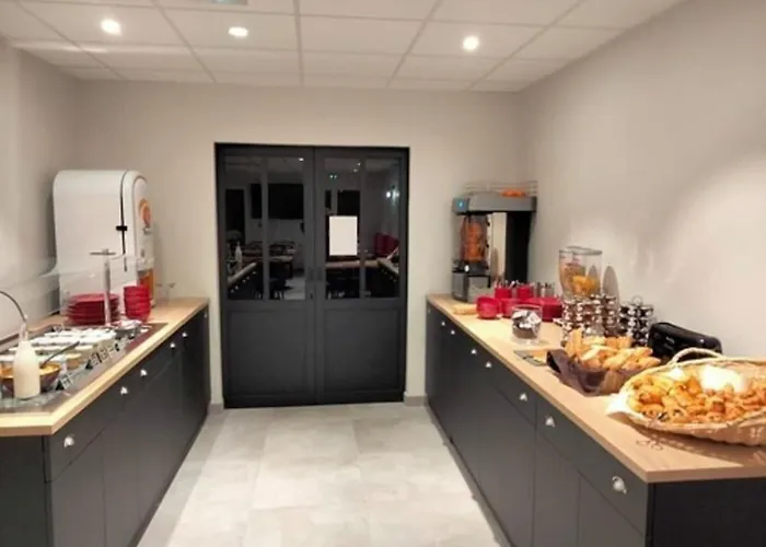 Logis Hotel Angers Sud