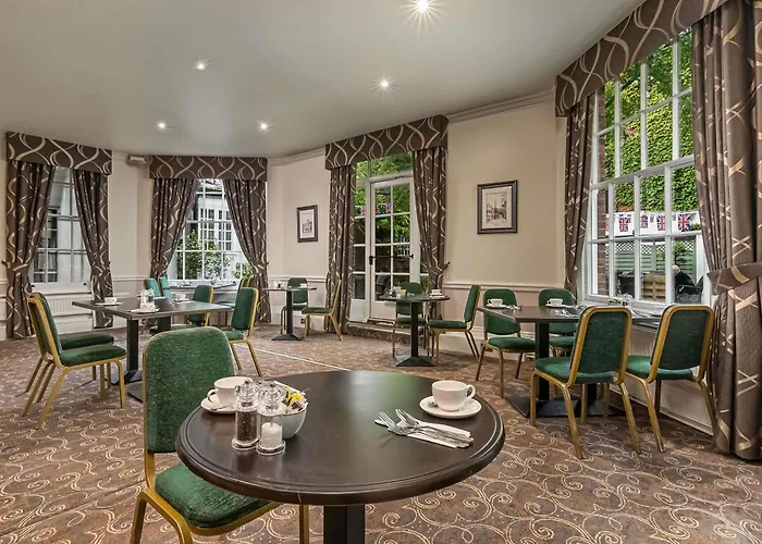 Mercure Salisbury White Hart Hotel & Apartments