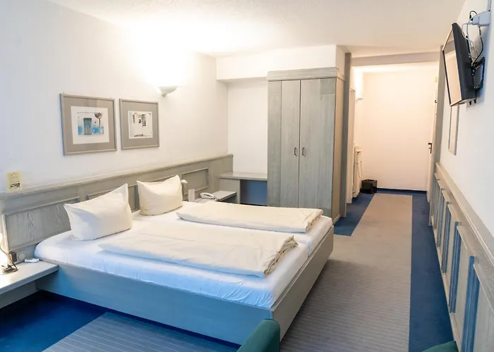 Avenue Hotel