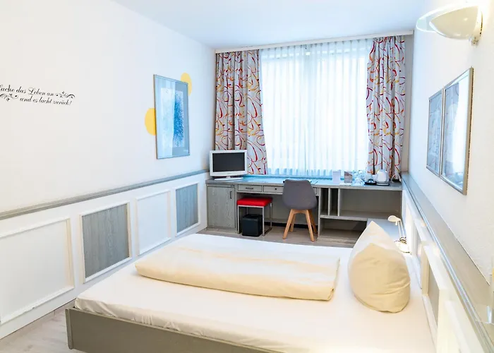 Avenue Hotel