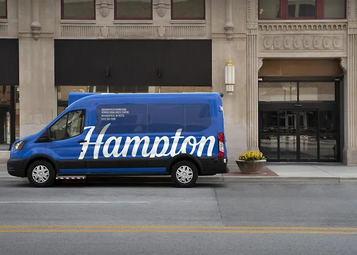 Hampton Inn Indianapolis Downtown Across From Circle Centre