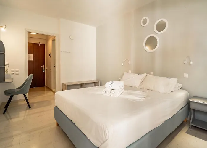 Avra Beach Hotel