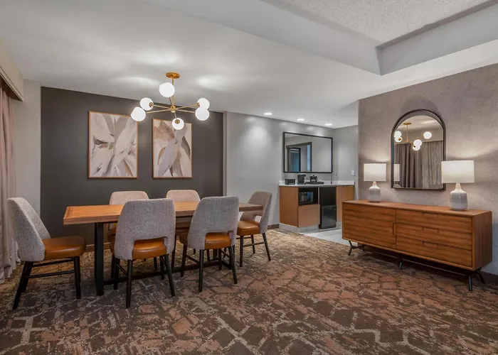 Embassy Suites By Hilton Albuquerque