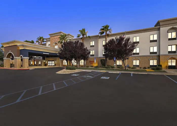Hampton Inn & Suites Lancaster