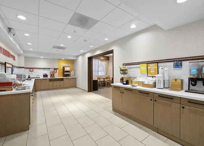 Hampton Inn & Suites Lancaster