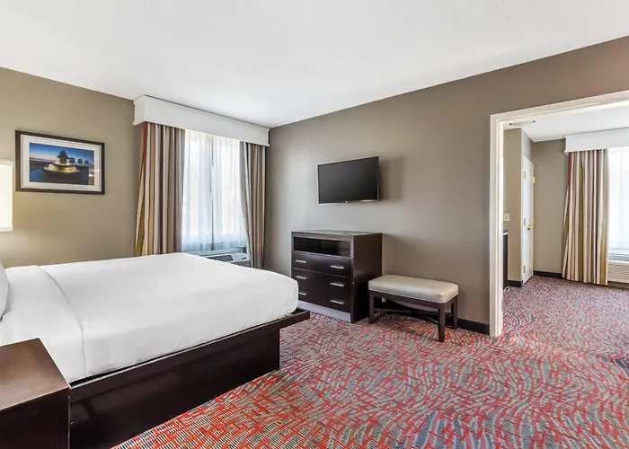 Comfort Inn & Suites North Charleston - Northwoods