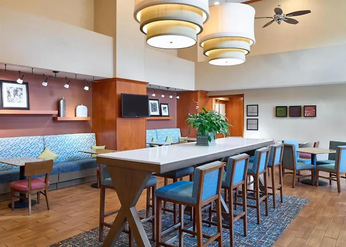 Hampton Inn & Suites Providence / Smithfield